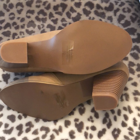 Weeboo V-Cut Block Heel Bootie Wheat Size 8.5 8 - Picture 10 of 16